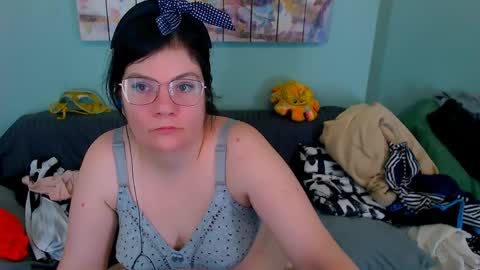 Everly online show from 8, 4, 2026