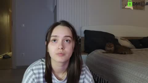 evi_woow online show from 4, 3, 2025