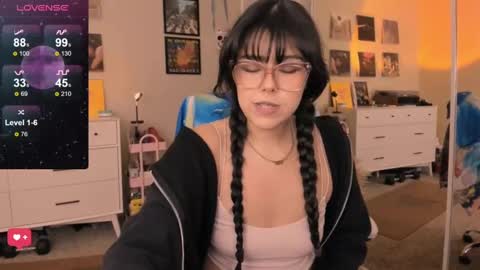 Evie Luna online show from 3, 1, 2025