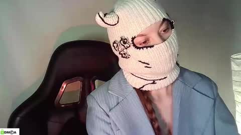 Snapshot of evie_muna chatting on 14, 5, 2026 Renesme White Im here from Monday to Friday online show from 14, 5, 2026