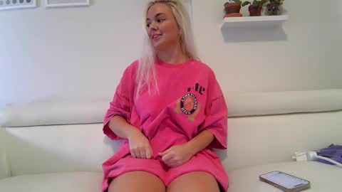 Badblondebunny online show from 18, 1, 2026