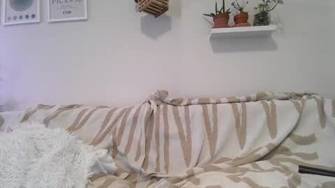 Snapshot of evillers1 chatting on 5, 5, 2026 Badblondebunny online show from 5, 5, 2026