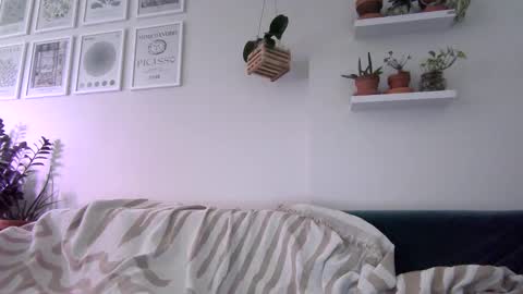 Snapshot of evillers1 chatting on 6, 5, 2026 Badblondebunny online show from 6, 5, 2026