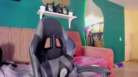 Snapshot of evy_orange1 chatting on 23, 7, 2026 EVY online show from 23, 7, 2026