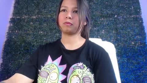 Snapshot of evybubbles_ chatting on 24, 4, 2026 Im Evy online show from 24, 4, 2026