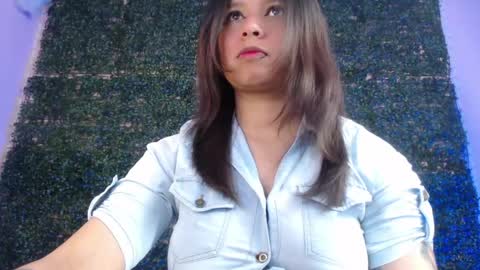 Snapshot of evybubbles_ chatting on 4, 5, 2026 Im Evy online show from 4, 5, 2026