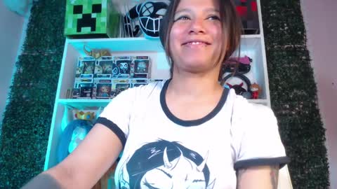 Snapshot of evybubbles_ chatting on 24, 5, 2026 Im Evy online show from 24, 5, 2026