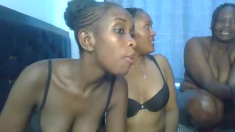 Snapshot of exotic_cutiee chatting on 19, 4, 2026 exotic_cutiee online show from 19, 4, 2026