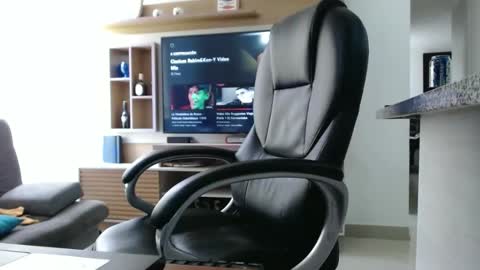 Snapshot of exotic_dude chatting on 10, 1, 2025 camilo online show from 10, 1, 2025