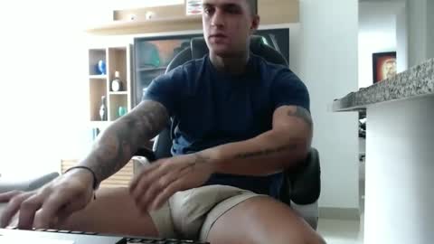 Snapshot of exotic_dude chatting on 31, 1, 2025 camilo online show from 31, 1, 2025