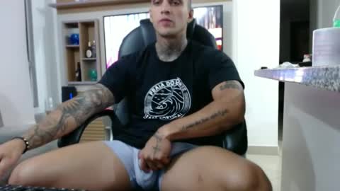 Snapshot of exotic_dude chatting on 12, 3, 2025 camilo online show from 12, 3, 2025