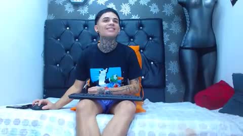 Snapshot of exotichot_couple chatting on 3, 1, 2025 exotichot_couple online show from 3, 1, 2025