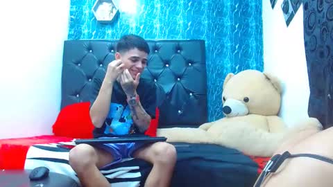 Snapshot of exotichot_couple chatting on 24, 1, 2025 exotichot_couple online show from 24, 1, 2025