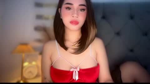 Snapshot of expensivets_chloe chatting on 17, 5, 2026 chloee online show from 17, 5, 2026