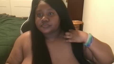 Miss Kitty online show from 3, 11, 2025