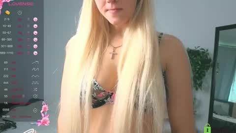 Snapshot of extra_natural chatting on 12, 9, 2025 M4ry online show from 12, 9, 2025