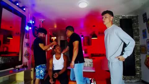 extrangers online show from 17, 1, 2025