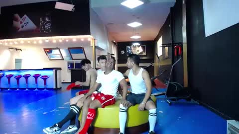 extrangers online show from 14, 2, 2025