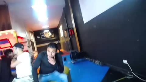 extrangers online show from 3, 3, 2025