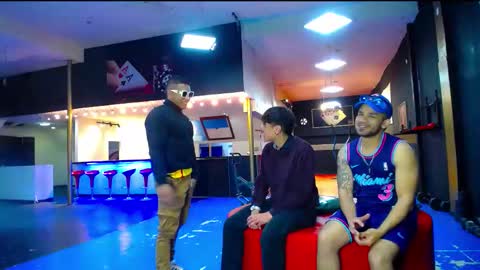 extrangers online show from 26, 9, 2025