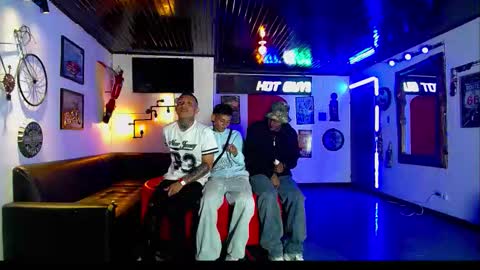 extrangers online show from 27, 2, 2026