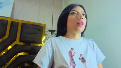Snapshot of ey_im_simone_ chatting on 20, 7, 2026 online show from 20, 7, 2026