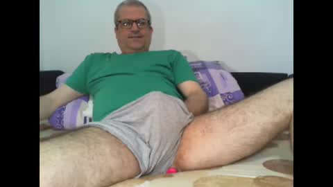Snapshot of eyes12 chatting on 19, 5, 2026 GEORGE online show from 19, 5, 2026