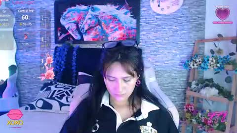 Snapshot of eyesmoon7710 chatting on 19, 6, 2026 eyes moon online show from 19, 6, 2026