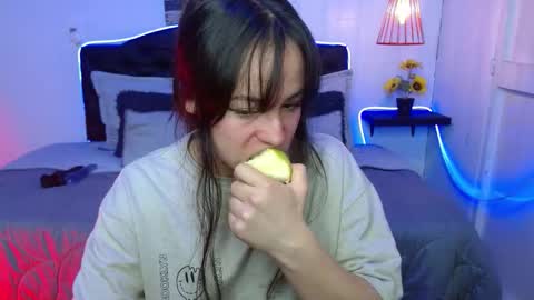 eymmy_24 online show from 14, 10, 2025