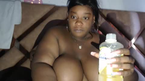 Snapshot of eyshaexotii chatting on 21, 12, 2025 eyshaexotii online show from 21, 12, 2025