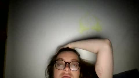 Snapshot of ezlngirl chatting on 13, 5, 2026 Aimee online show from 13, 5, 2026