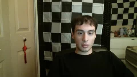 Ezra Naamah online show from 8, 1, 2025