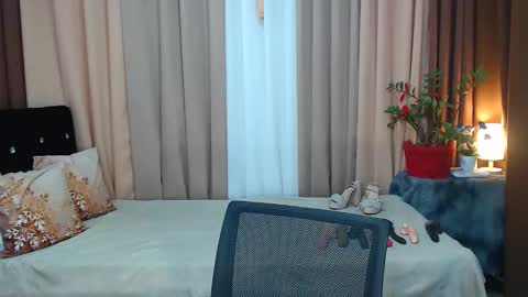 Snapshot of ezrahollywood chatting on 2, 2, 2025 UR SWEET EZRA online show from 2, 2, 2025