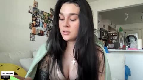 Emily online show from 26, 9, 2025