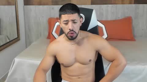 Ezzio Scolaro online show from 18, 9, 2025