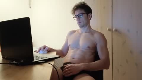 Snapshot of f24570a chatting on 2, 12, 2024 Mick online show from 2, 12, 2024