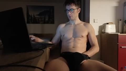 Snapshot of f24570a chatting on 28, 2, 2025 Mick online show from 28, 2, 2025