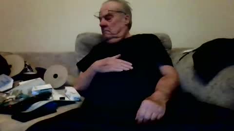 the masturbator online show from 28, 1, 2025