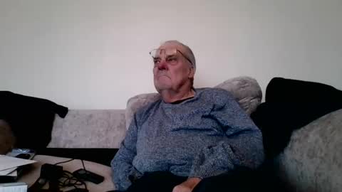 the masturbator online show from 3, 2, 2025