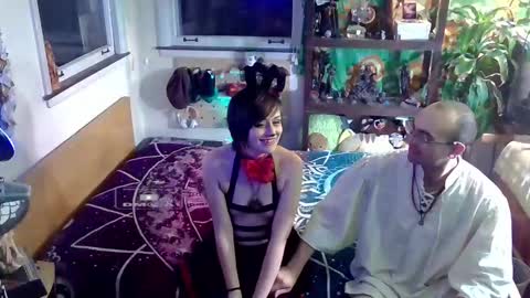 faewildflower online show from 14, 11, 2025