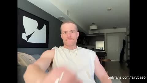 Snapshot of fairybae5 chatting on 24, 4, 2026 Travis online show from 24, 4, 2026