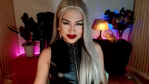 CLAUDIA VALVALERA online show from 4, 11, 2025