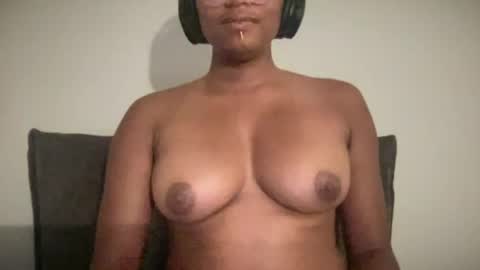 Snapshot of fairygodmommy chatting on 19, 6, 2026 fairygodmommy online show from 19, 6, 2026