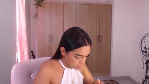 fairylatin online show from 4, 2, 2025