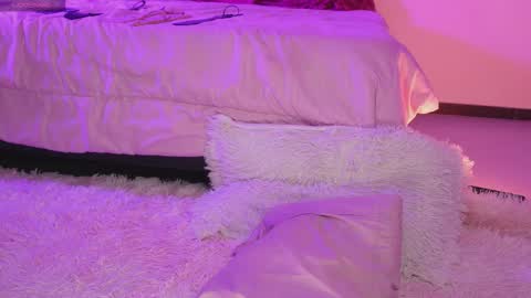 Sara  REMEMBER TO LEAVE A THUMB UP online show from 28, 2, 2026