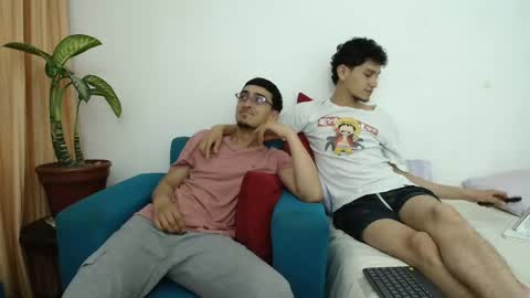 Snapshot of fallgays chatting on 24, 4, 2026 FallGays online show from 24, 4, 2026
