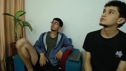 Snapshot of fallgays chatting on 28, 4, 2026 FallGays online show from 28, 4, 2026