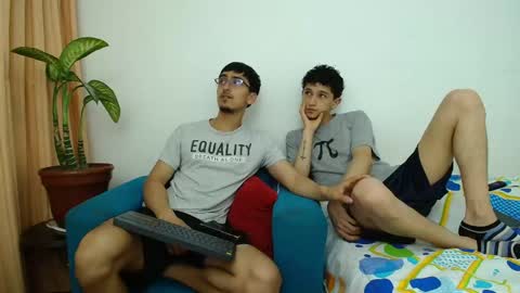 Snapshot of fallgays chatting on 5, 5, 2026 FallGays online show from 5, 5, 2026