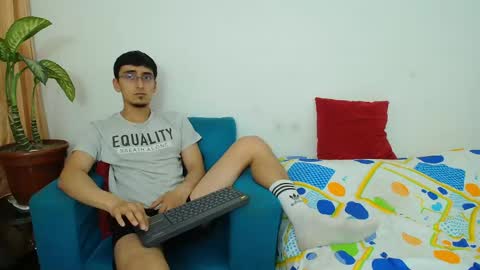 Snapshot of fallgays chatting on 11, 5, 2026 FallGays online show from 11, 5, 2026