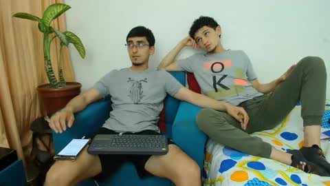 Snapshot of fallgays chatting on 13, 5, 2026 FallGays online show from 13, 5, 2026